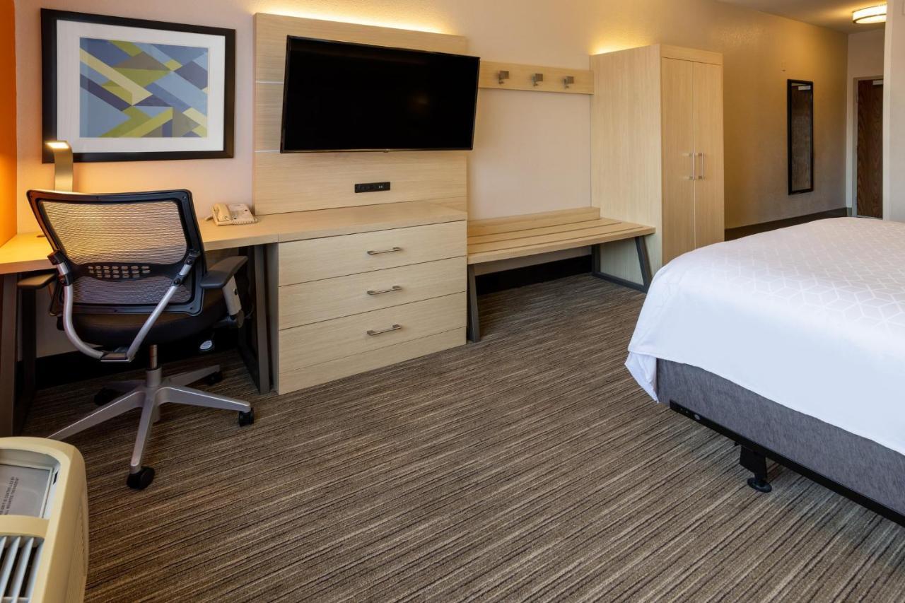 Express & Salisbury - By Ihg Hotel 3*