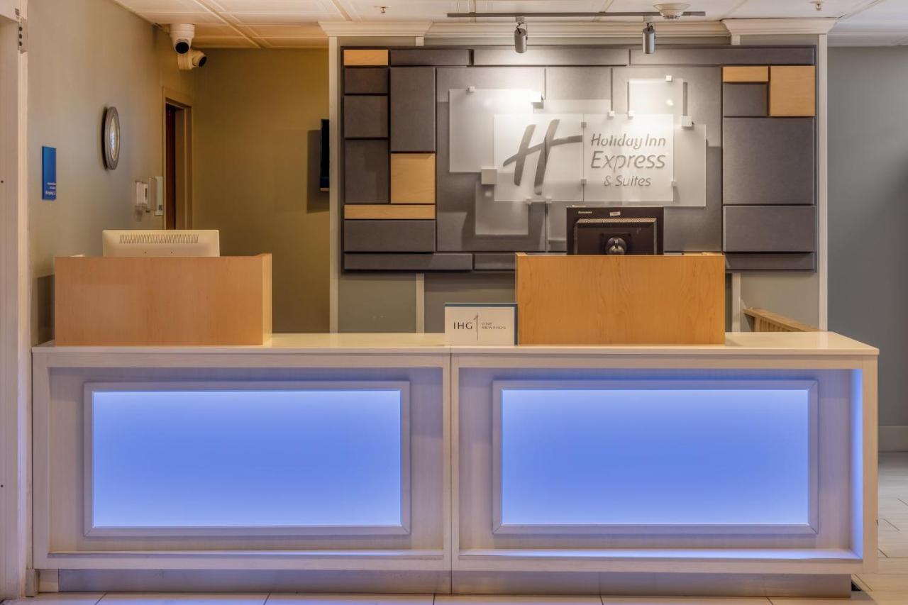 Express & Salisbury - By Ihg Delmar