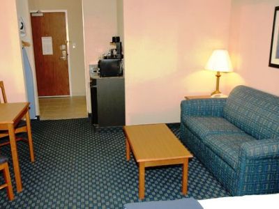 Hotel Express & Salisbury - By Ihg Delmar